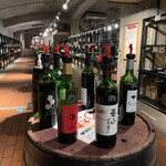 Budou no Oka Chika Wine Cave - ワインカーヴでの試飲用ワインボトル