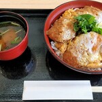 Dondon Tei Tenpozan Ten - かつ丼（赤だし付き）