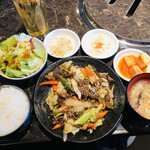 Korean Gane Kawagoe Kujirai Ten - ♪プルコギ定食¥950