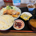 万徳 - 鮭ハラス定食（950円）