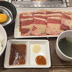 Yakiniku Like Moriya Sabisueria Ueriten - 