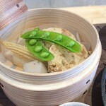 葵 食堂・大衆酒場 - 本日の副菜(自家製の鶏のテリーヌと野菜の蒸し物)