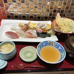 Sushi to Yamagata Soba Kabuki Rakushisu Furonto Ten - 