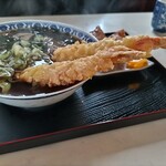 居酒屋 みのり - 料理写真:海老天の大きさに驚く。しかも２尾！