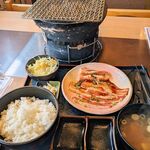 Binchotan Yakiniku Tenten Nagaoka Renkata Ten - 国産豚定食