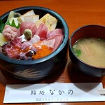 Sushi Dokoro Nakano - 海鮮丼1,5人前とお椀(甘エビの頭入り)