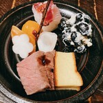 食と酒 なかむた - 黒豆の白和え、鯛寿司、金柑、ローストビーフ、厚焼き卵、ヒラメ