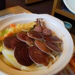 Washoku Restaurant Tonden Motoyawata Ten - インパクトある海鮮鍋焼きうどん　加熱前