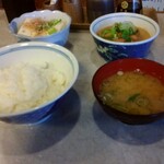 よしのや食堂 - 半モツ半豆腐定食