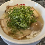 Ace Ken Itami Honten - 天然塩味玉ラーメン　810円