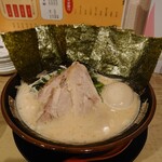 横濱家系ラーメン 神山 - 