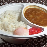 Karamitsu Ya - 牛スジと牛バラのビーフカレー、ご飯大盛り、温泉卵トッピング