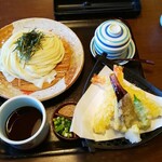 Mugi no Sato Koriyama Choja Ten - 天ざるうどん￥1,090、うどん大盛り￥110、茶碗蒸し￥220共に税込み(R5.1.24撮影)