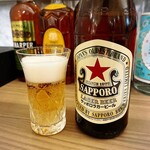 Chuka Bishoku Tommy's Kitchen - サッポロ赤星　瓶ビールで1人で乾杯