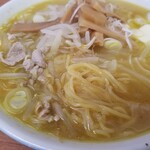 Dosanko Senju Icchome Ten - 麺の表情など。