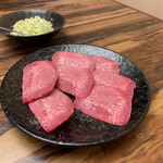 Honkaku Yakiniku Kuroge Wagyu Zen - タン塩、ねぎ塩