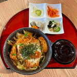 Ebino Senta - カツ丼（木ランチ）700円