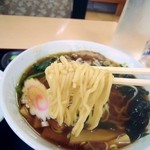 ラーメンニ三八 - 茹で加減は、丁度でした。