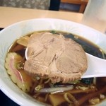 ラーメンニ三八 - チャーシューは厚切り。