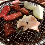 Yakiniku Omoni Tei Koshigaya Reikutown Ten - 焼き台