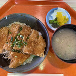 Skadi - 旨タレカツ丼　1000円