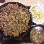 すき家 - メニュー表にない裏メニュー！並盛りの肉６倍ある牛丼キングVSえいじ＠
            