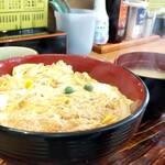 Ichiriki - カツ丼(￥750)。グリーンピース笑