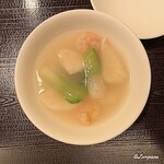 Ari - 海老と烏賊と青菜の霙餡