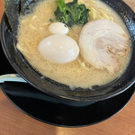 Kabuki Ya - 味玉ラーメン
                        味玉は半熟トロトロです