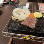 Bar Awaji - 2303_バル淡道_焼き物 淡路牛と玉ねぎの石焼き