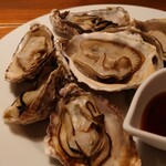 小料理、肴 煖 - 牡蠣の蒸し焼き