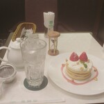 Cafe Eikokuya - 苺のショートケーキドリンクセット