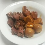 Meijiya Kyobashi Stoa - 砂肝スパイス焼＆豚肉の黒酢角煮