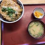 Niihama Kokuryou Shokudo - カツ丼。豚の甘さとかは無いが標準的なカツ丼。