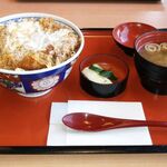 Katsu Gourmet Rifuten - かつ丼 880円