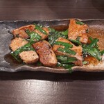 Jinraku - ここでしか食べられないニラレバー８００円