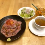 ガーデンカフェ オコジュ - 料理写真:ローストビーフ丼