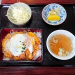 とみつか屋食堂 - かつ丼 800円