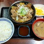 Yoshinoya Seiseki Sakuragaoka Eki Ten - 牛焼肉定食￥712(税込)