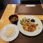 CUISINE - ポークジンジャー ランチ、1,200円。