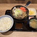 吉野家 - 新•鉄板牛焼肉定食　¥712→¥512   R5.3.29