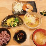 Teshio Gohan Gen Shinjuku Minamiguchi Ten - 春爛漫定食(雑穀米)_¥1,300