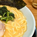 町田商店 - 美味しそうな麺✨