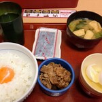 Naka U Toyosu Ten - こだわり卵朝食（250円）＋牛小鉢（150円）