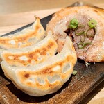 Nikujiru Gyoza no Dandadan Sendai Nishiguchi Ten - 焼餃子・チャーシュー