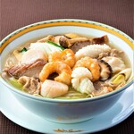 1．海の幸と野菜の五目麺