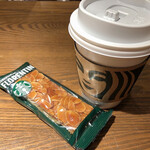 Starbucks Coffee Yokkaichi Odaira Ten - アーモンドフロランタン。コーヒーショートサイズ。