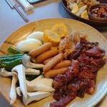 Yakiniku 6coins - 肉と野菜盛り合わせ