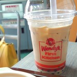 Wendy's First Kitchen Omiya Nishiguchi Ten - 強焙煎ほうじ茶黒糖ラテ(掻き回しちゃったあと)