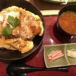 Tonkatsu Shinjuku Saboten Ion Moru Makuhari Shin Toshin Ten - かつ丼（特選三元麦豚上ロース）